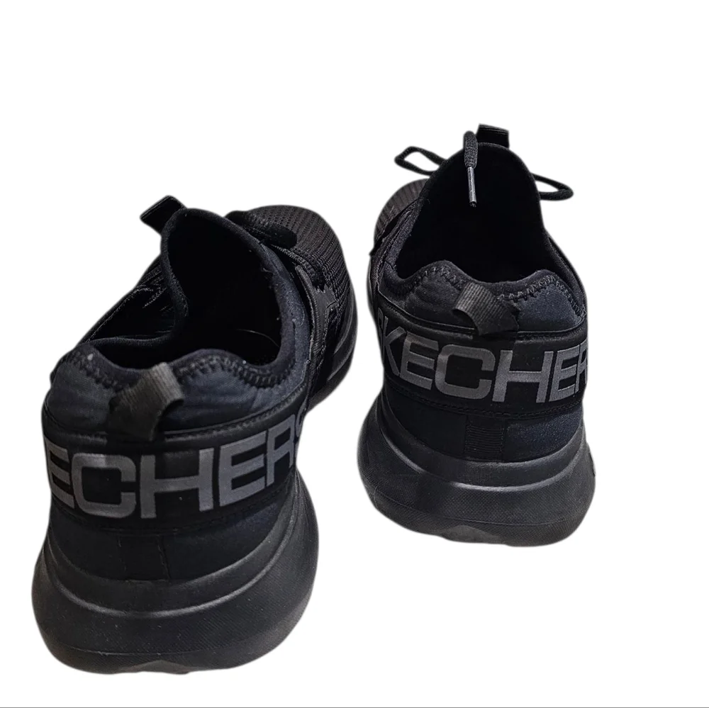 Skechers master art